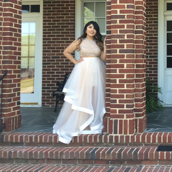 Prom dress - Picture 2 of 2